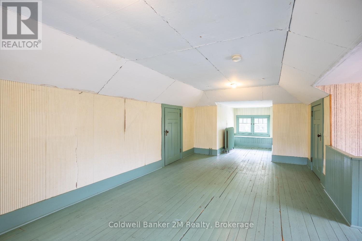 408 Simcoe Street N Property Photo 36