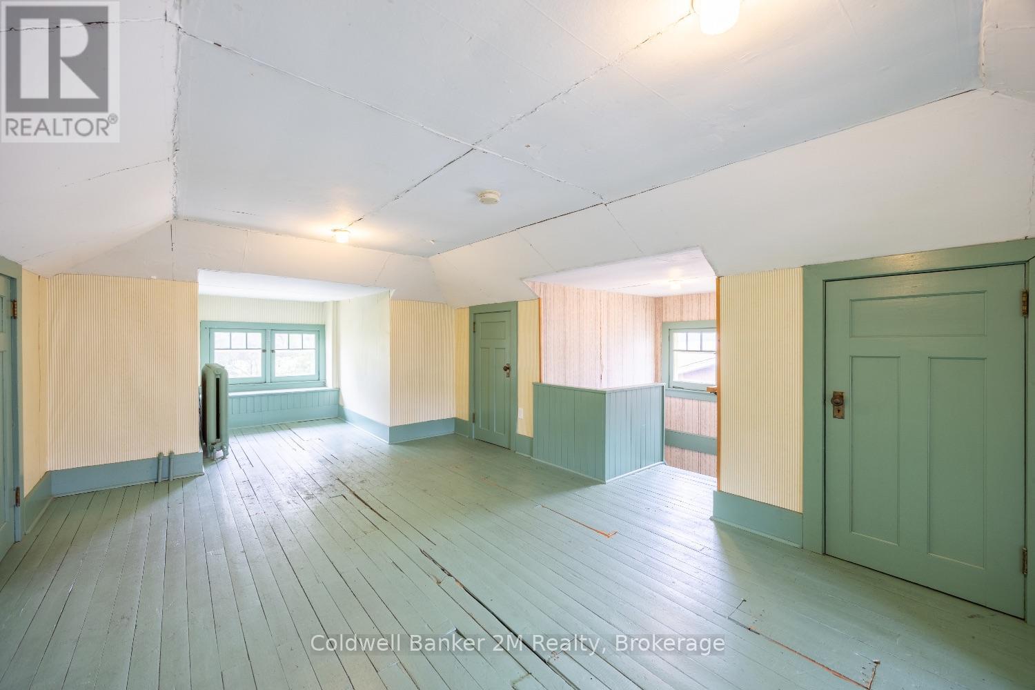408 Simcoe Street N Property Photo 37