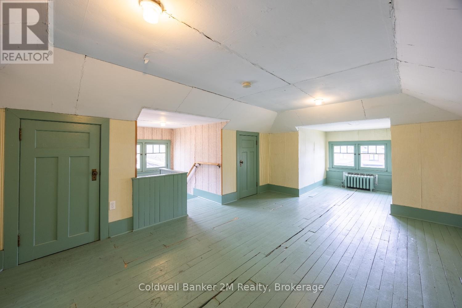 408 Simcoe Street N Property Photo 38