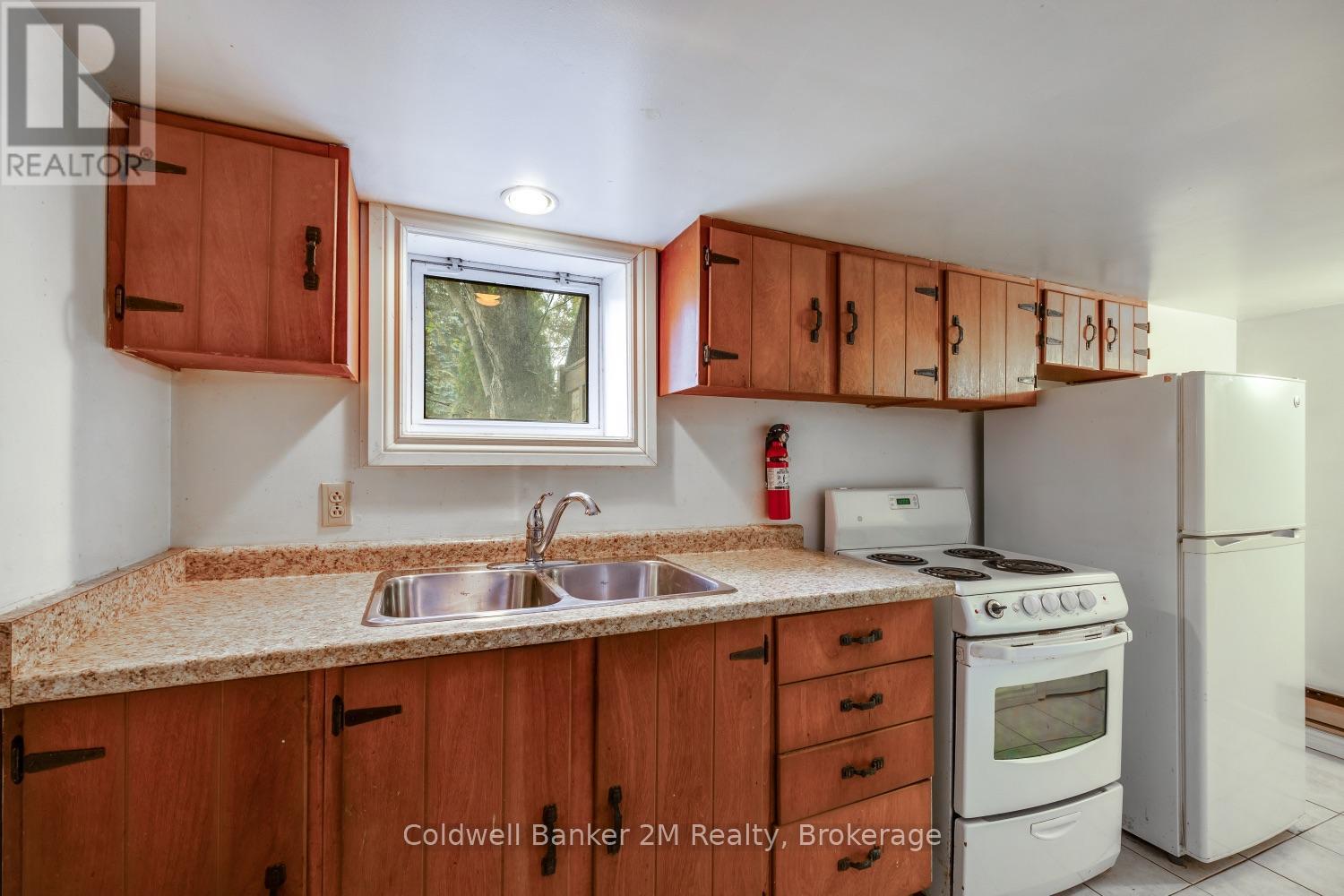 408 Simcoe Street N Property Photo 41