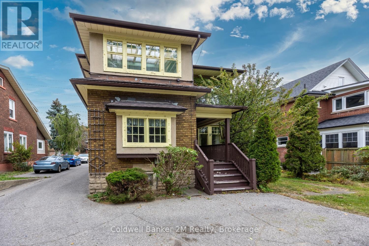 408 Simcoe Street N Property Photo 45
