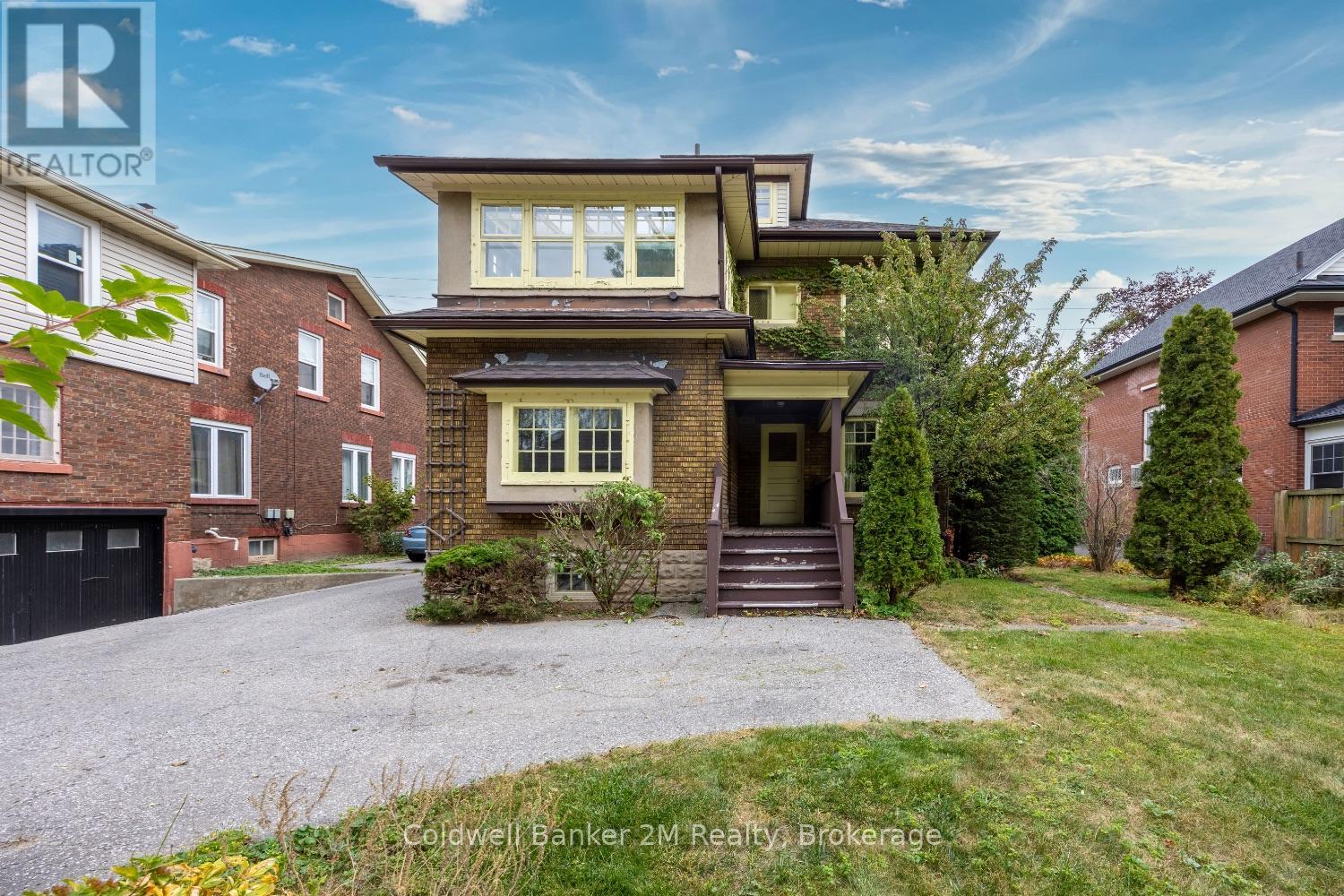 408 Simcoe Street N Property Photo 46