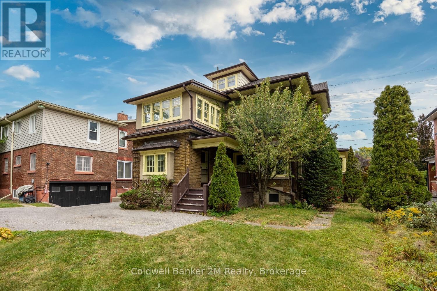 408 Simcoe Street N Property Photo 47