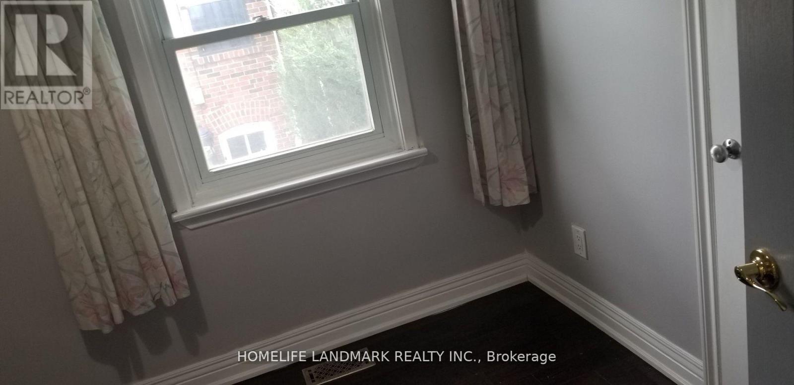 128 Lord Roberts Drive Property Photo 17