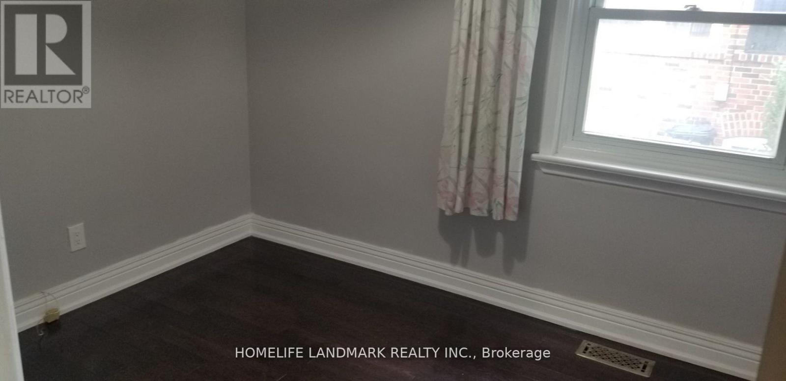 128 Lord Roberts Drive Property Photo 18
