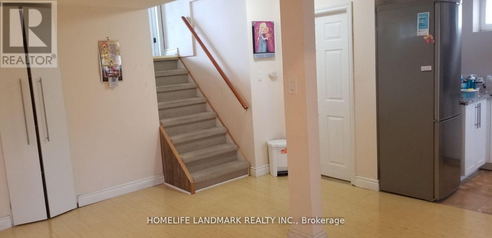 128 Lord Roberts Drive Property Photo 19