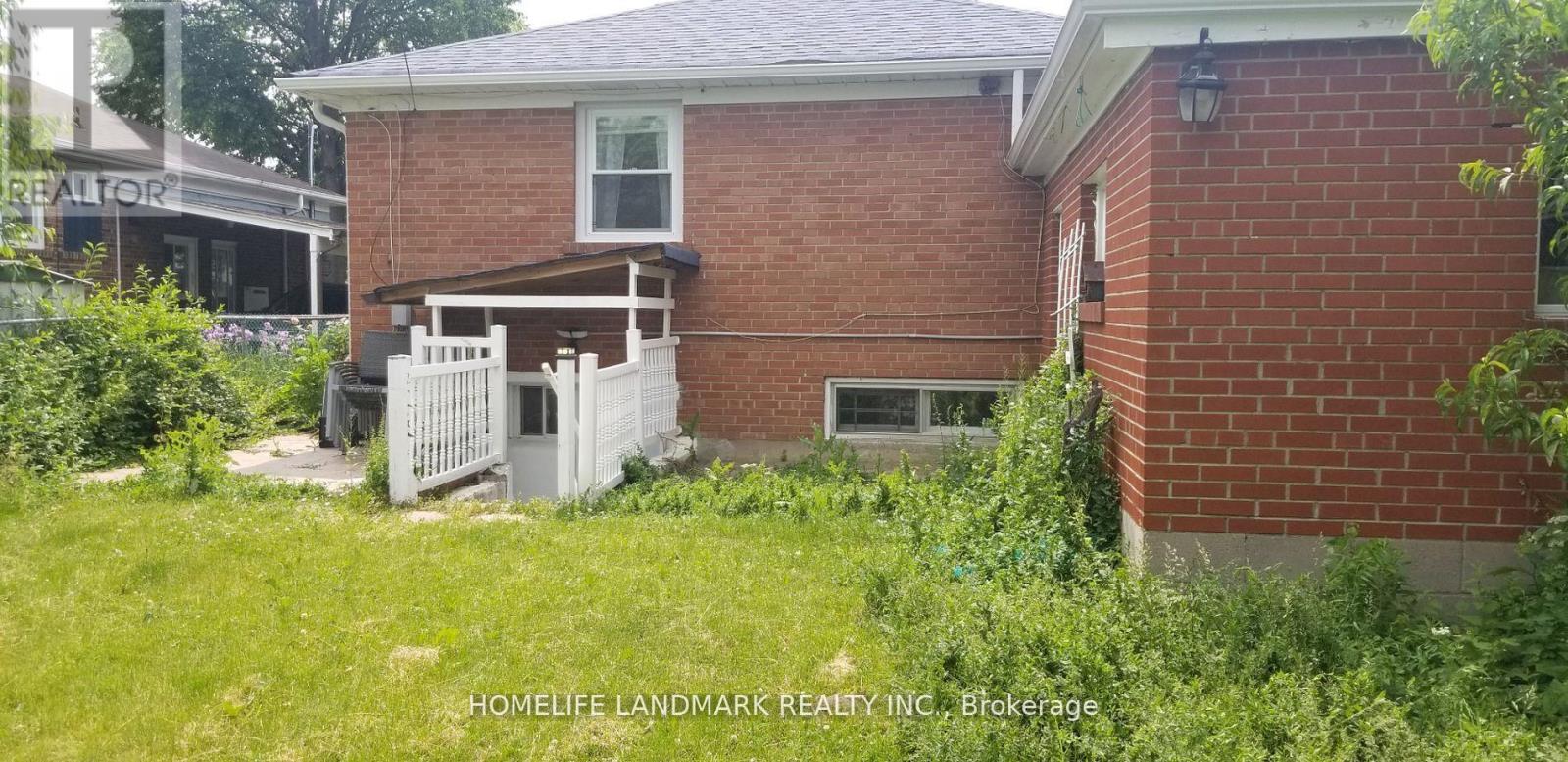 128 Lord Roberts Drive Property Photo 27