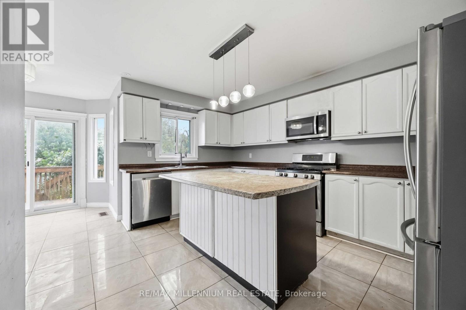 113 Glenabbey Drive Property Photo 8