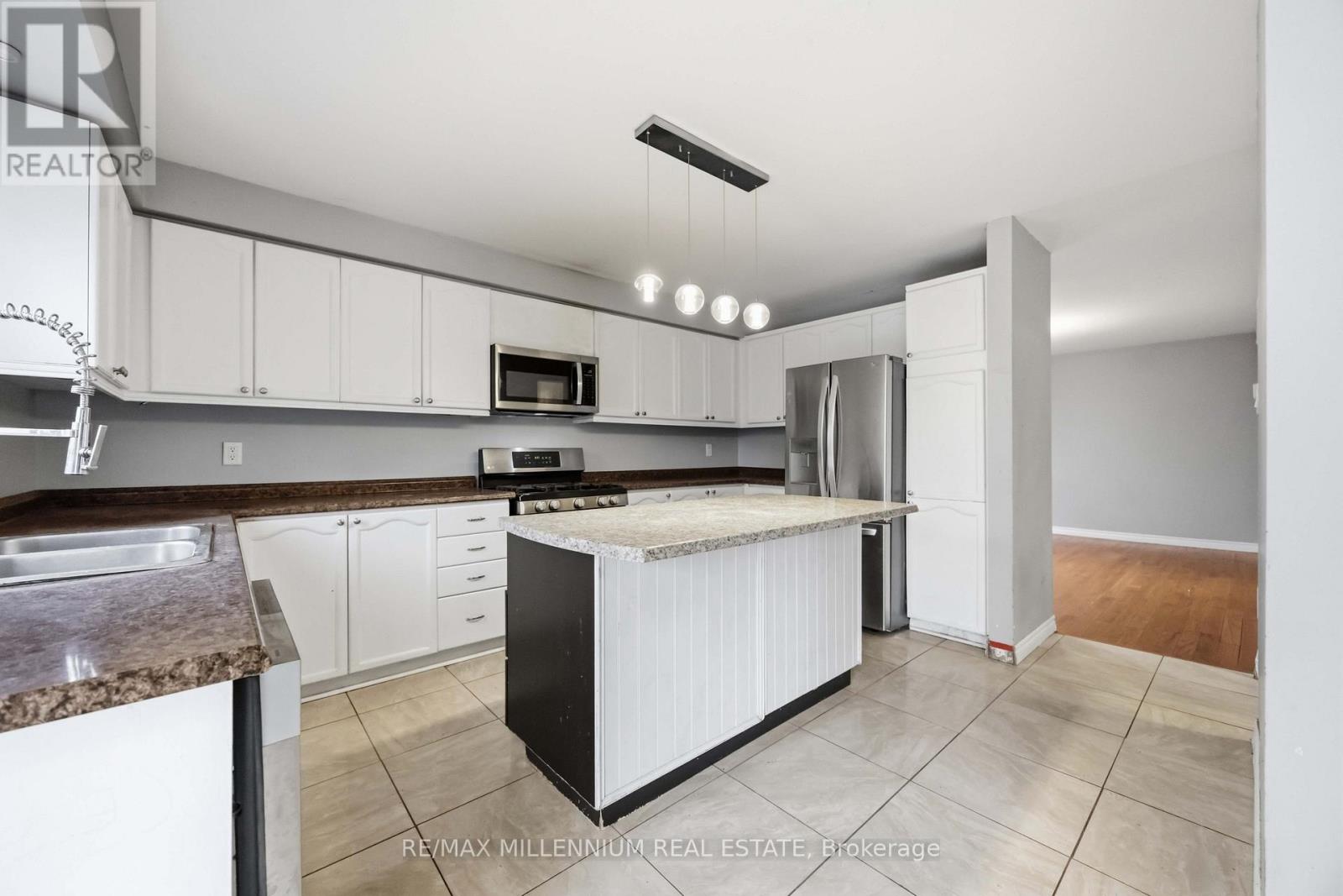 113 Glenabbey Drive Property Photo 10