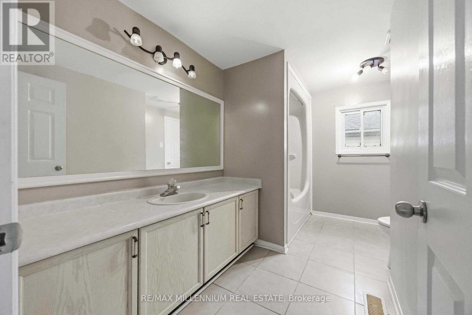 113 Glenabbey Drive Property Photo 17