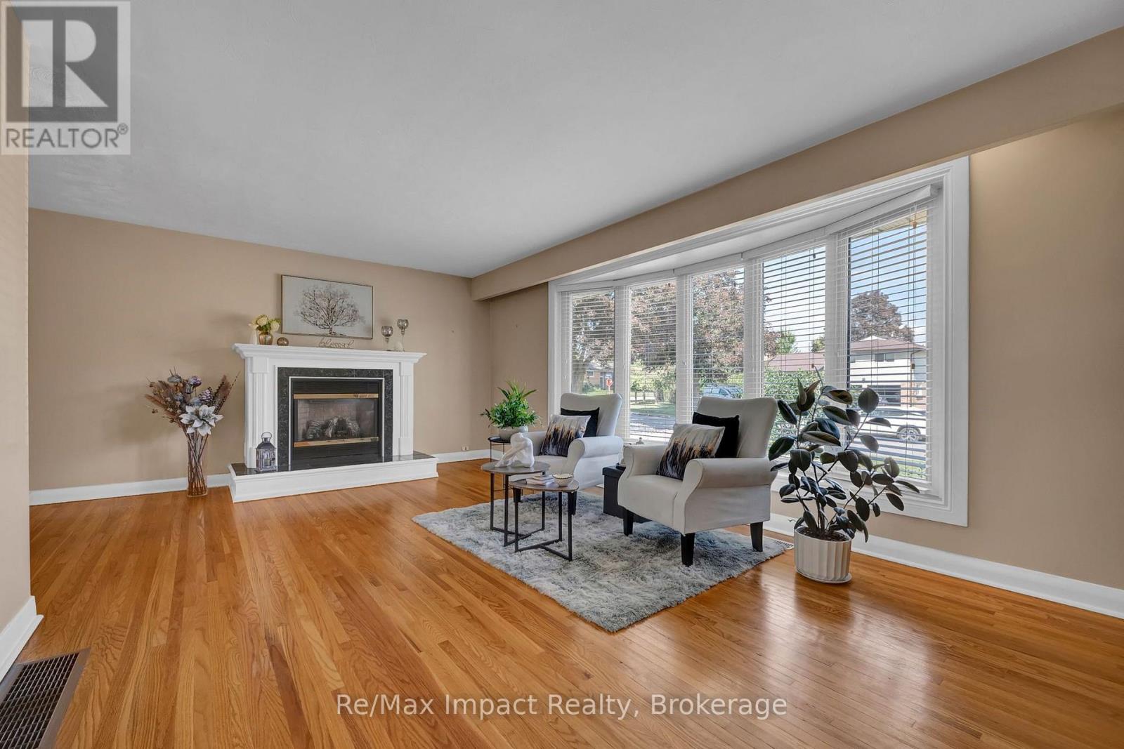 702 Westdale Court Property Photo 6
