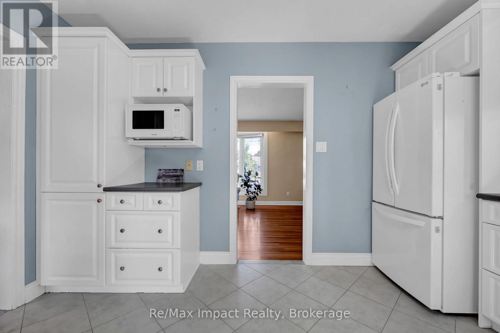 702 Westdale Court Property Photo 12