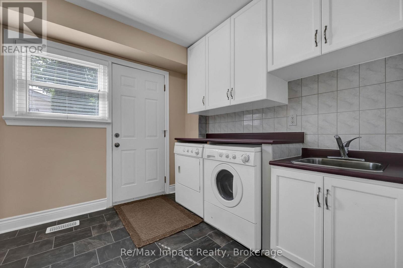 702 Westdale Court Property Photo 14