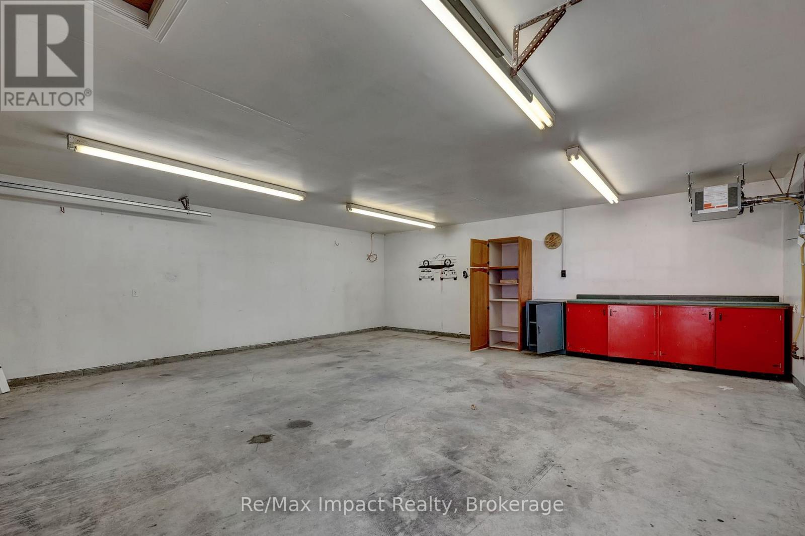 702 Westdale Court Property Photo 28