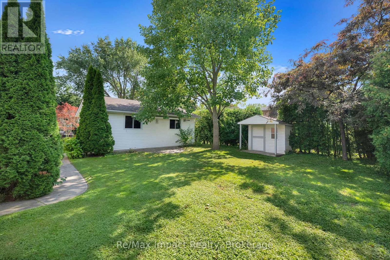 702 Westdale Court Property Photo 32