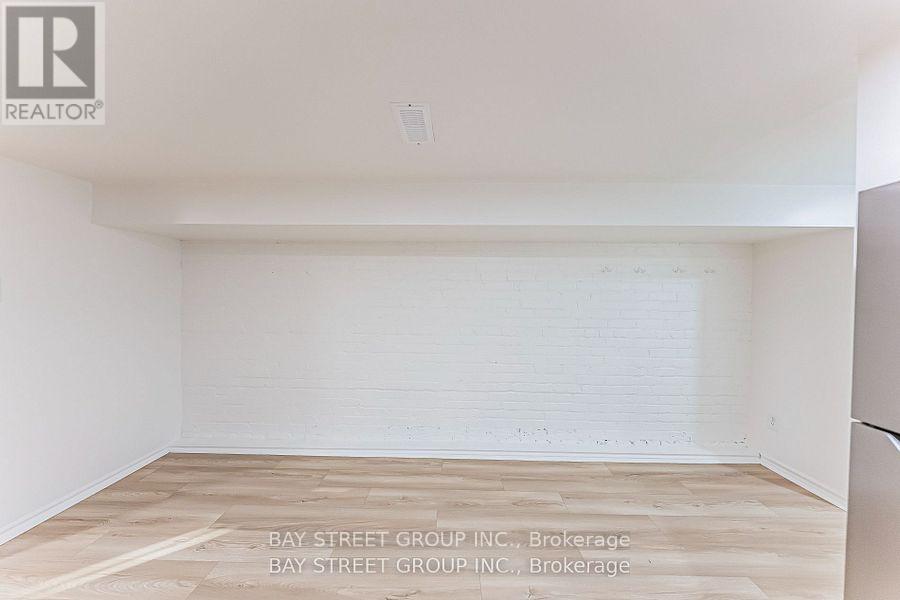 397 Kingston Road Property Photo 17