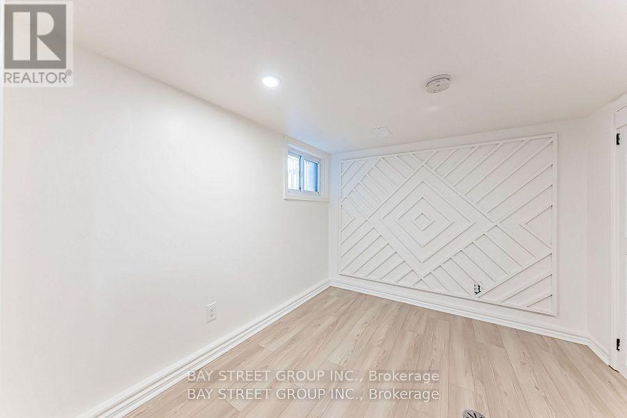 397 Kingston Road Property Photo 19