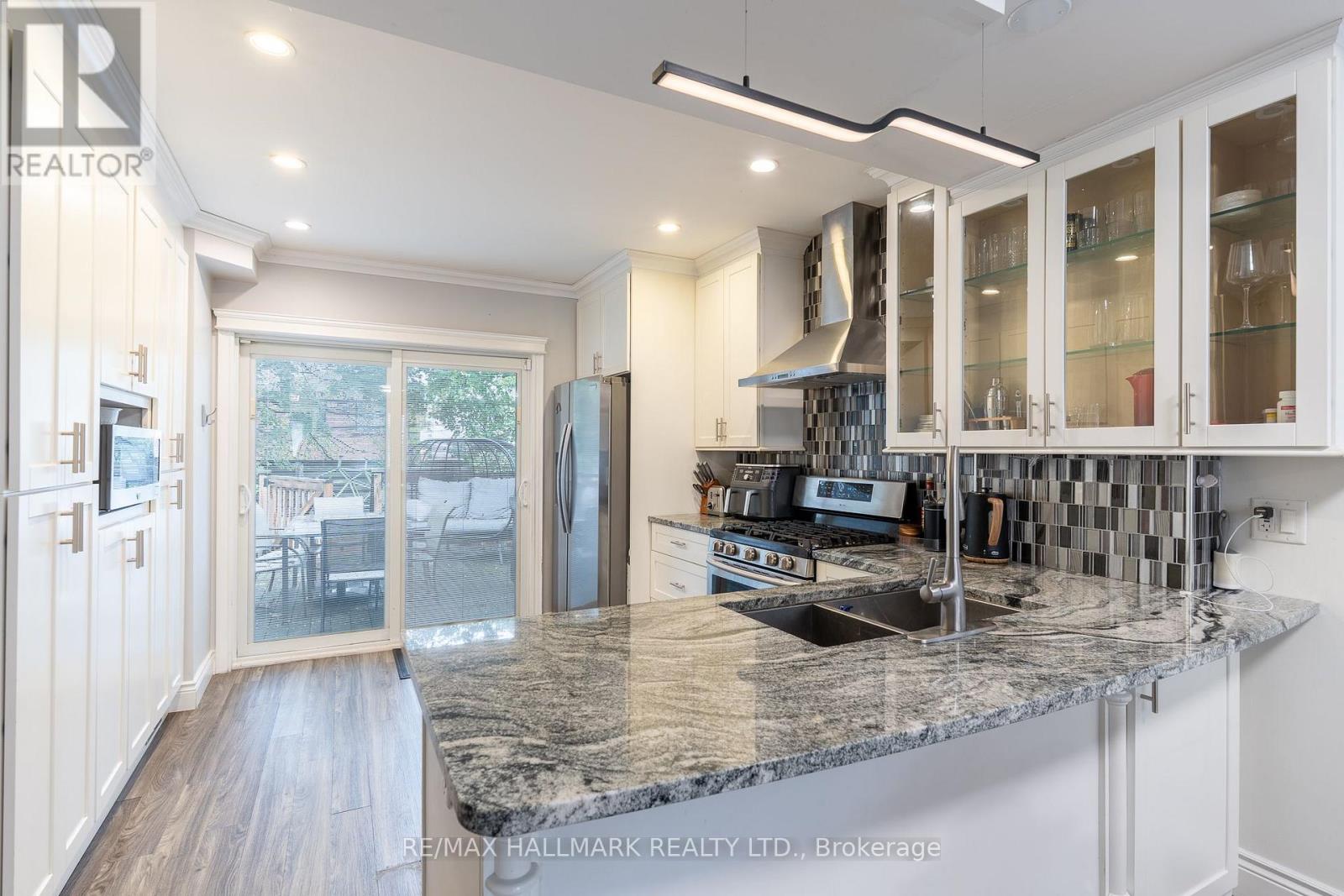 122 Holborne Avenue Property Photo 10