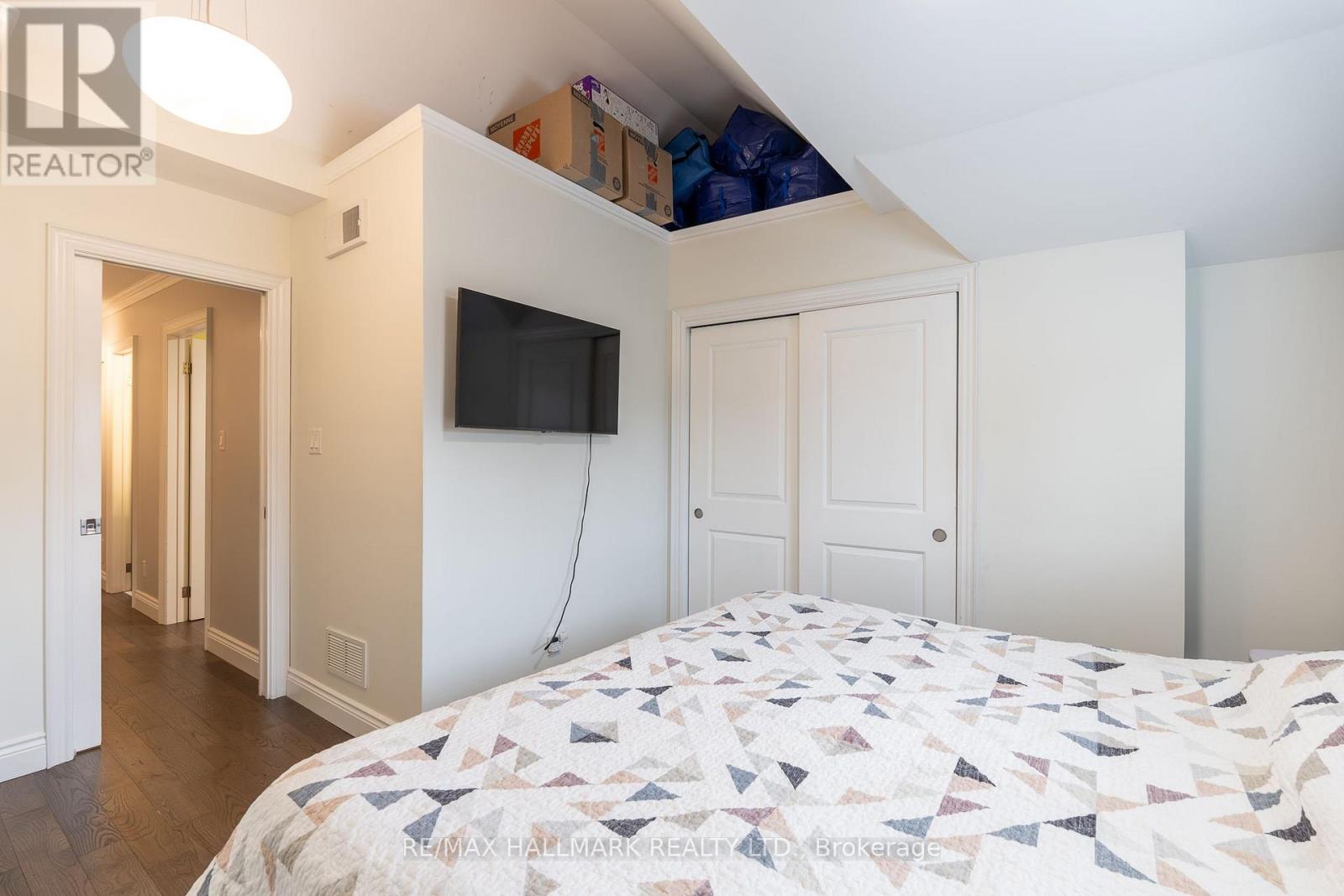 122 Holborne Avenue Property Photo 16