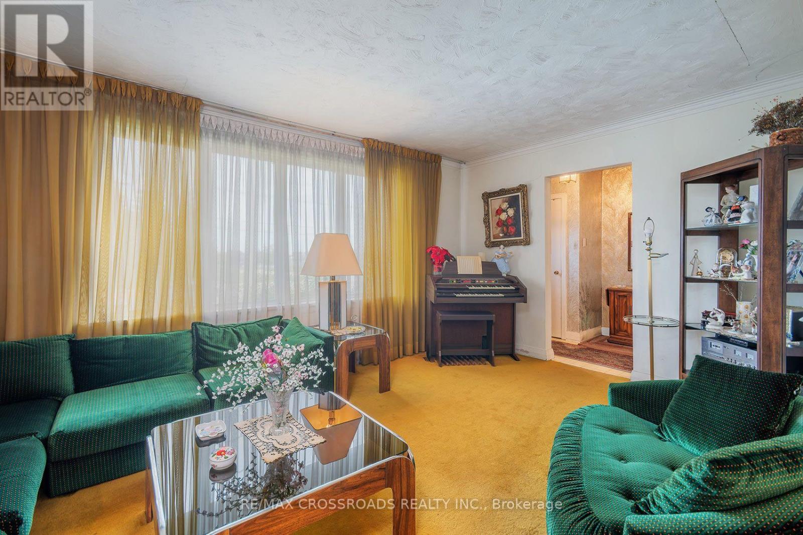 1028 Kennedy Road Property Photo 7