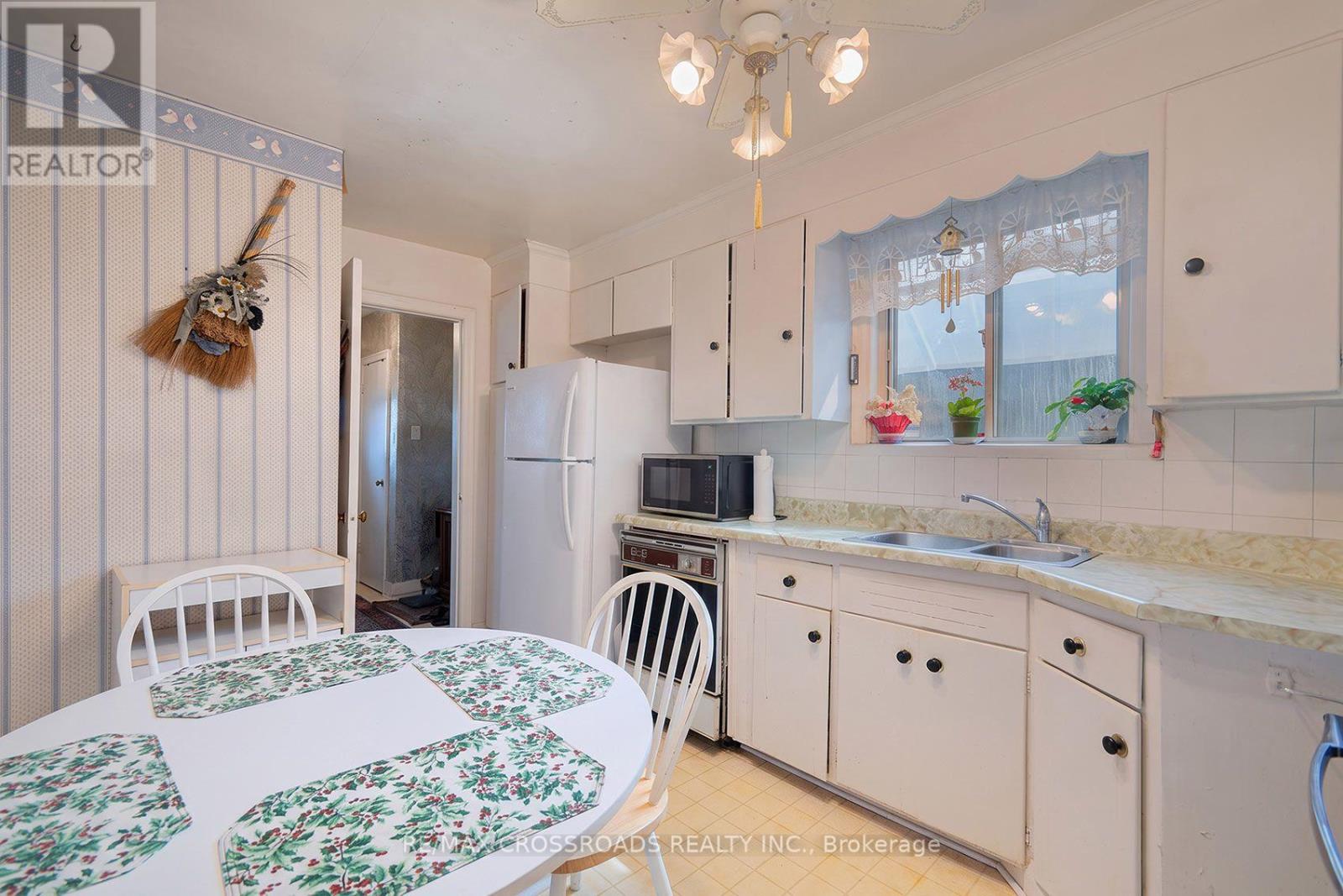 1028 Kennedy Road Property Photo 11
