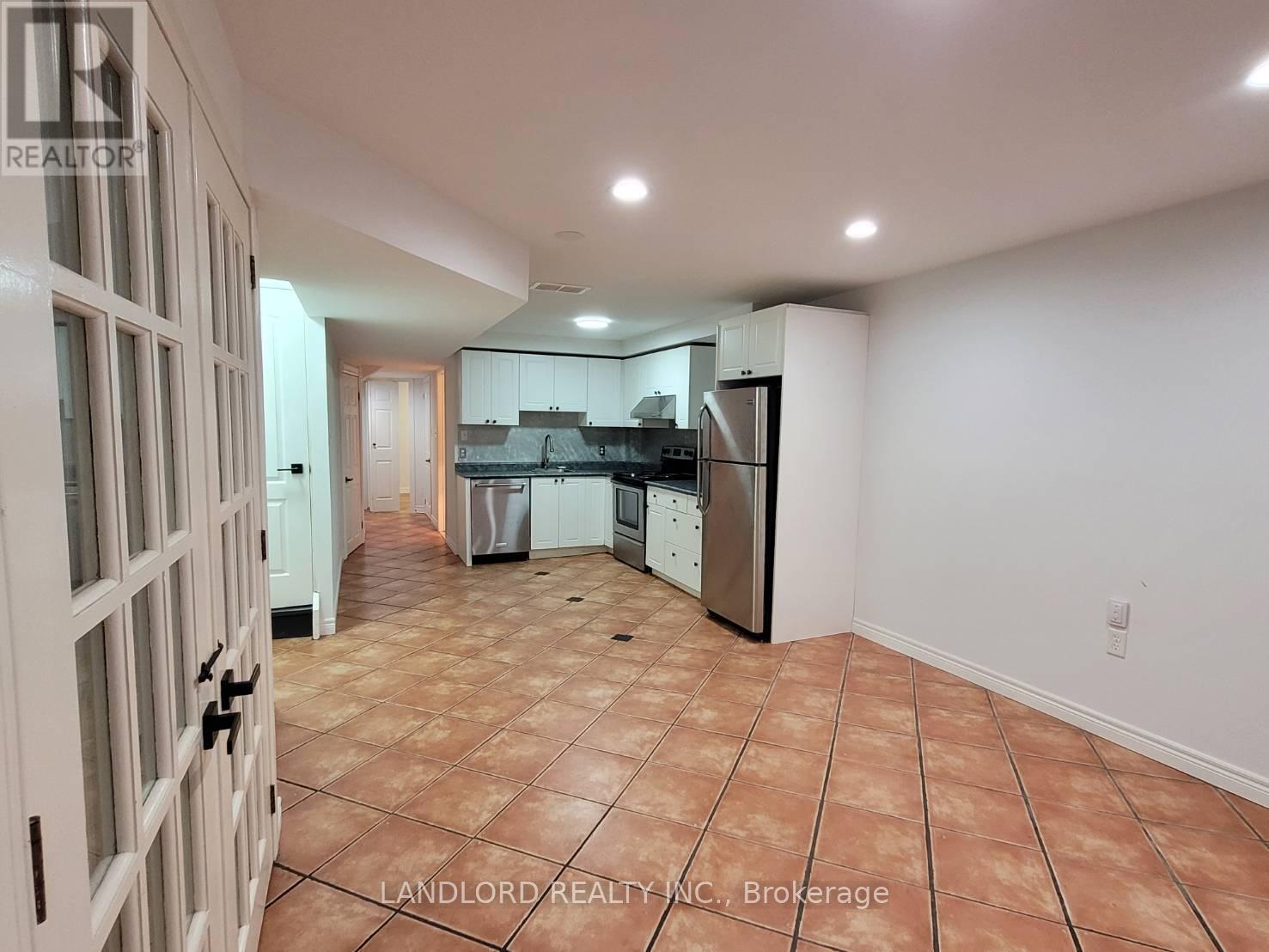 Lower - 41 Aldwych Avenue Property Photo 9