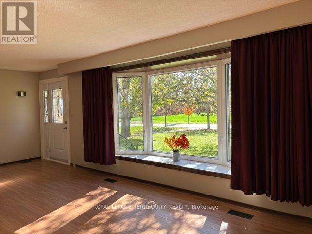 320 Myrtle Road E Property Photo 5
