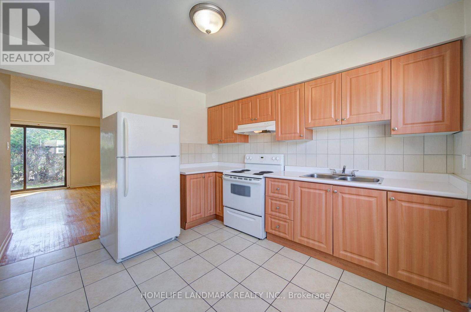 110 Purpledusk Trail Property Photo 3