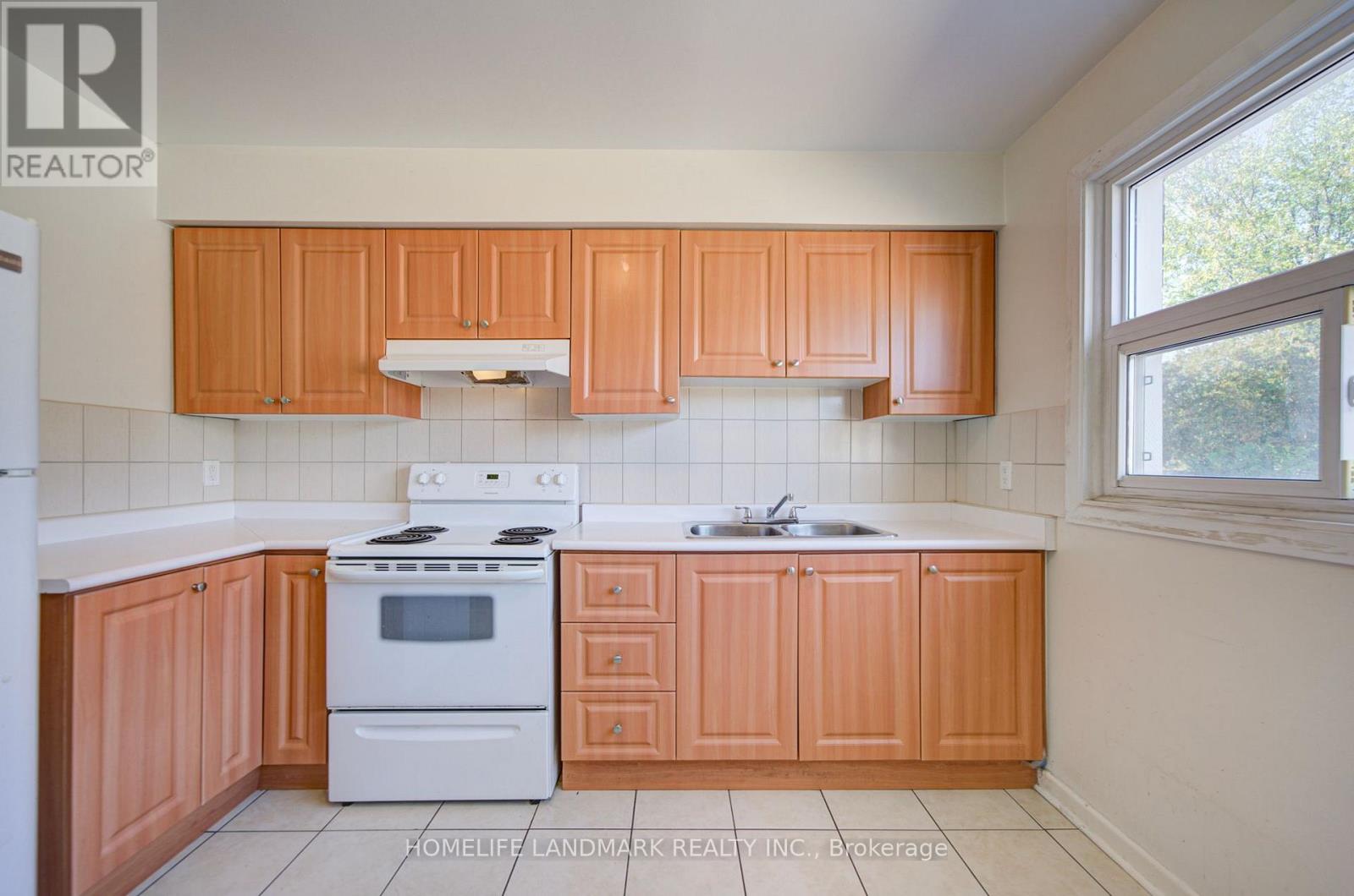 110 Purpledusk Trail Property Photo 4