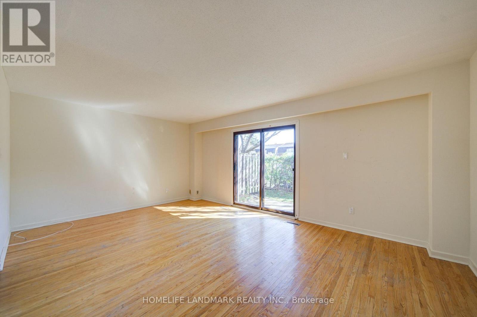 110 Purpledusk Trail Property Photo 6
