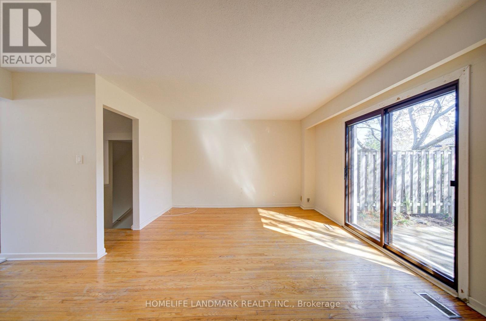 110 Purpledusk Trail Property Photo 7