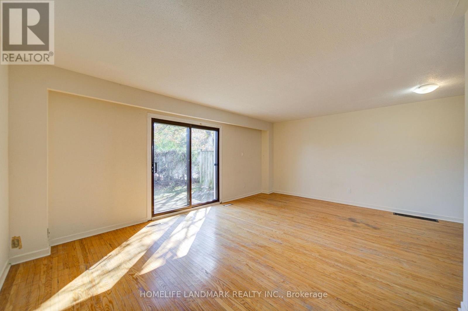 110 Purpledusk Trail Property Photo 11