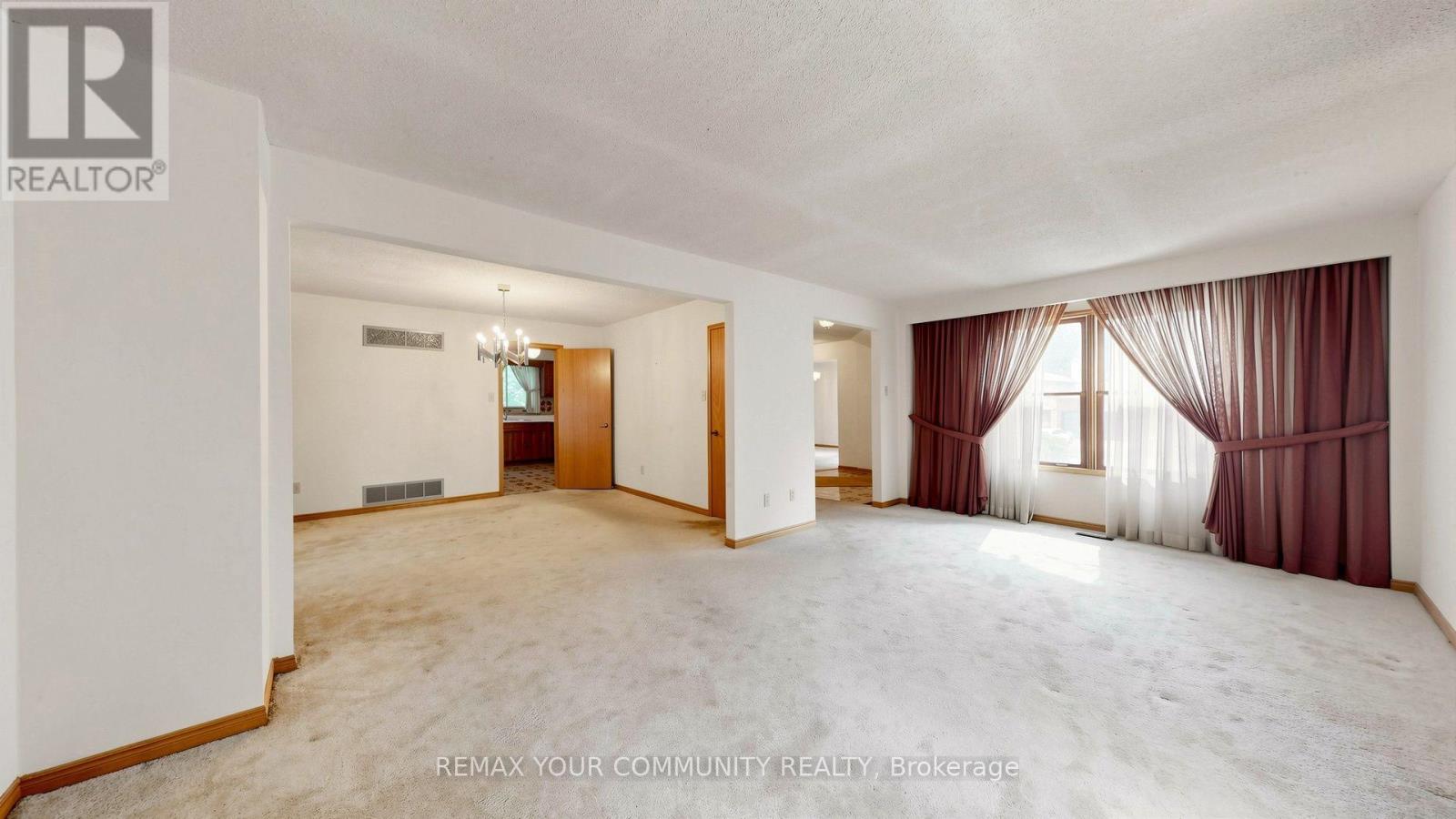 2 Trimontium Crescent Property Photo 3