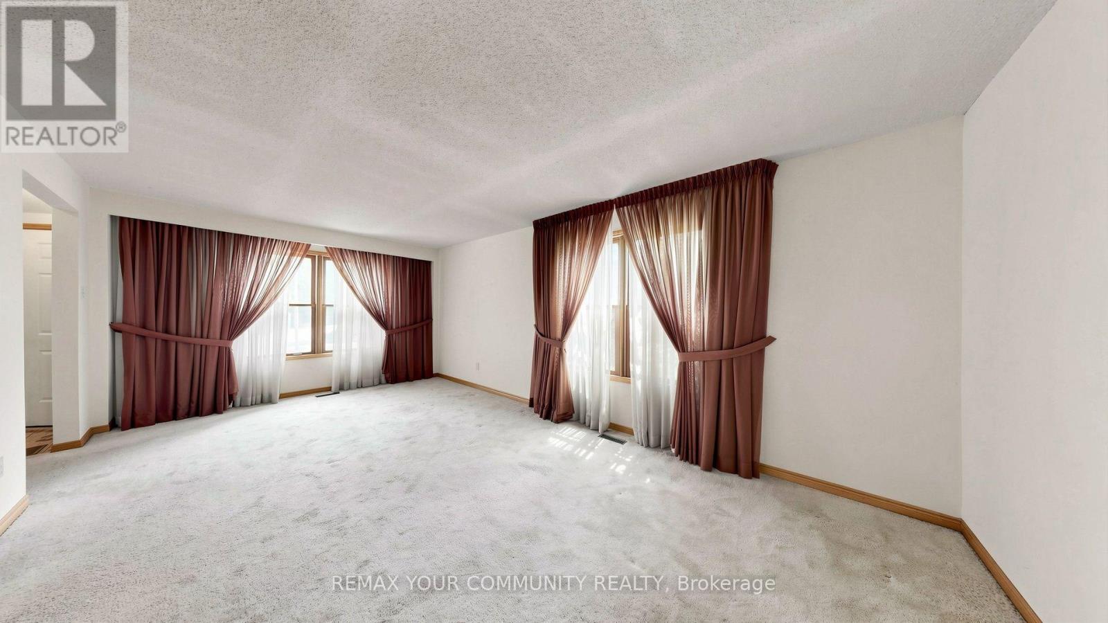 2 Trimontium Crescent Property Photo 6