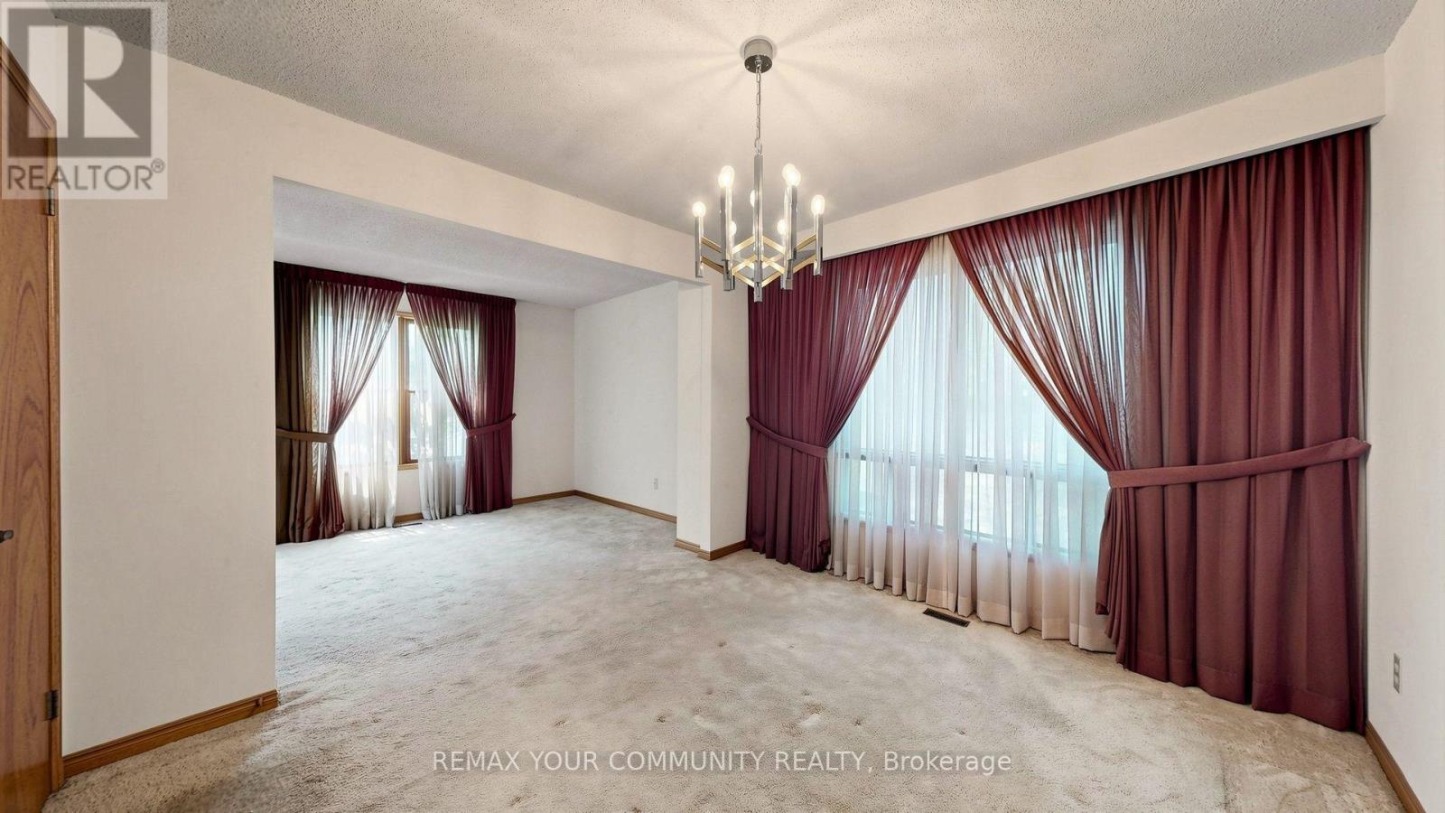 2 Trimontium Crescent Property Photo 8