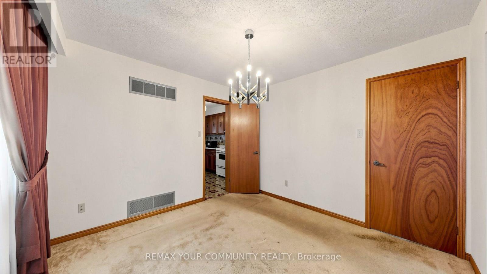 2 Trimontium Crescent Property Photo 10