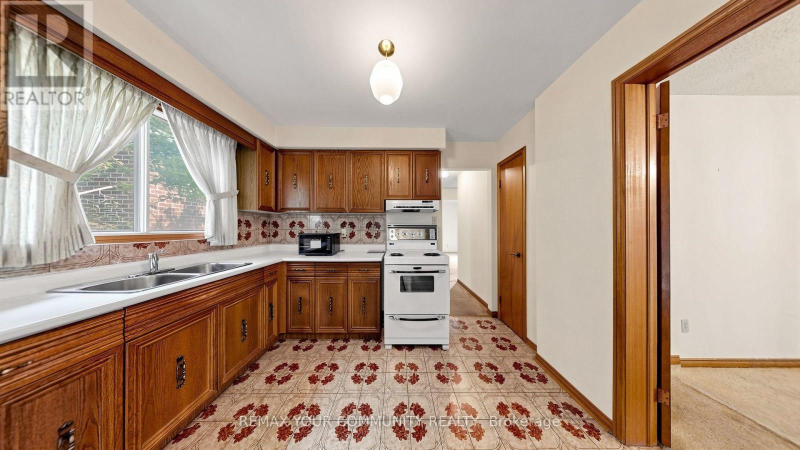 2 Trimontium Crescent Property Photo 11