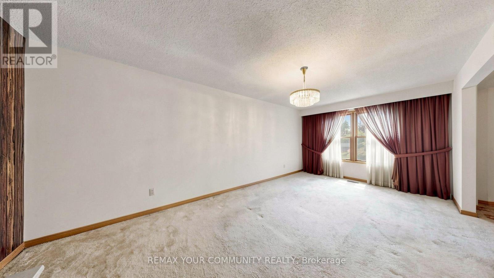2 Trimontium Crescent Property Photo 17