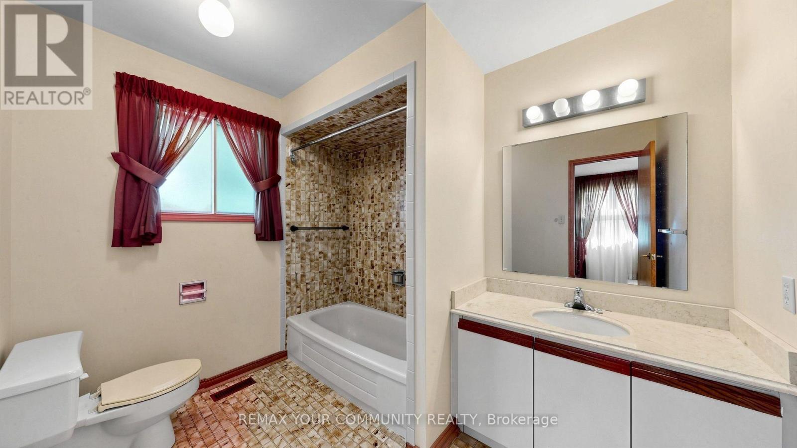 2 Trimontium Crescent Property Photo 27