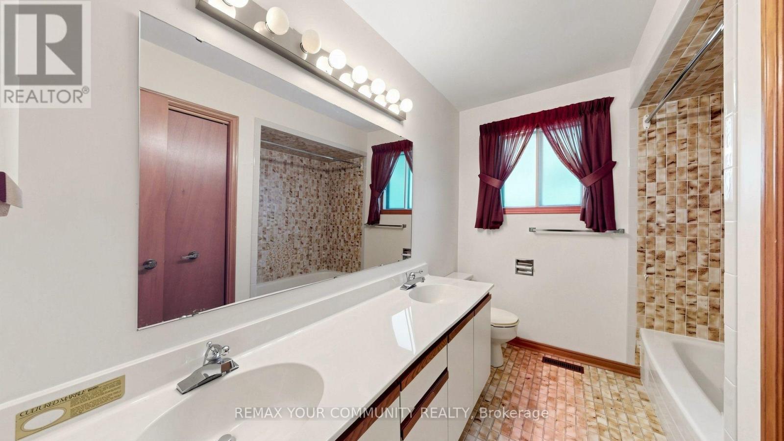 2 Trimontium Crescent Property Photo 31