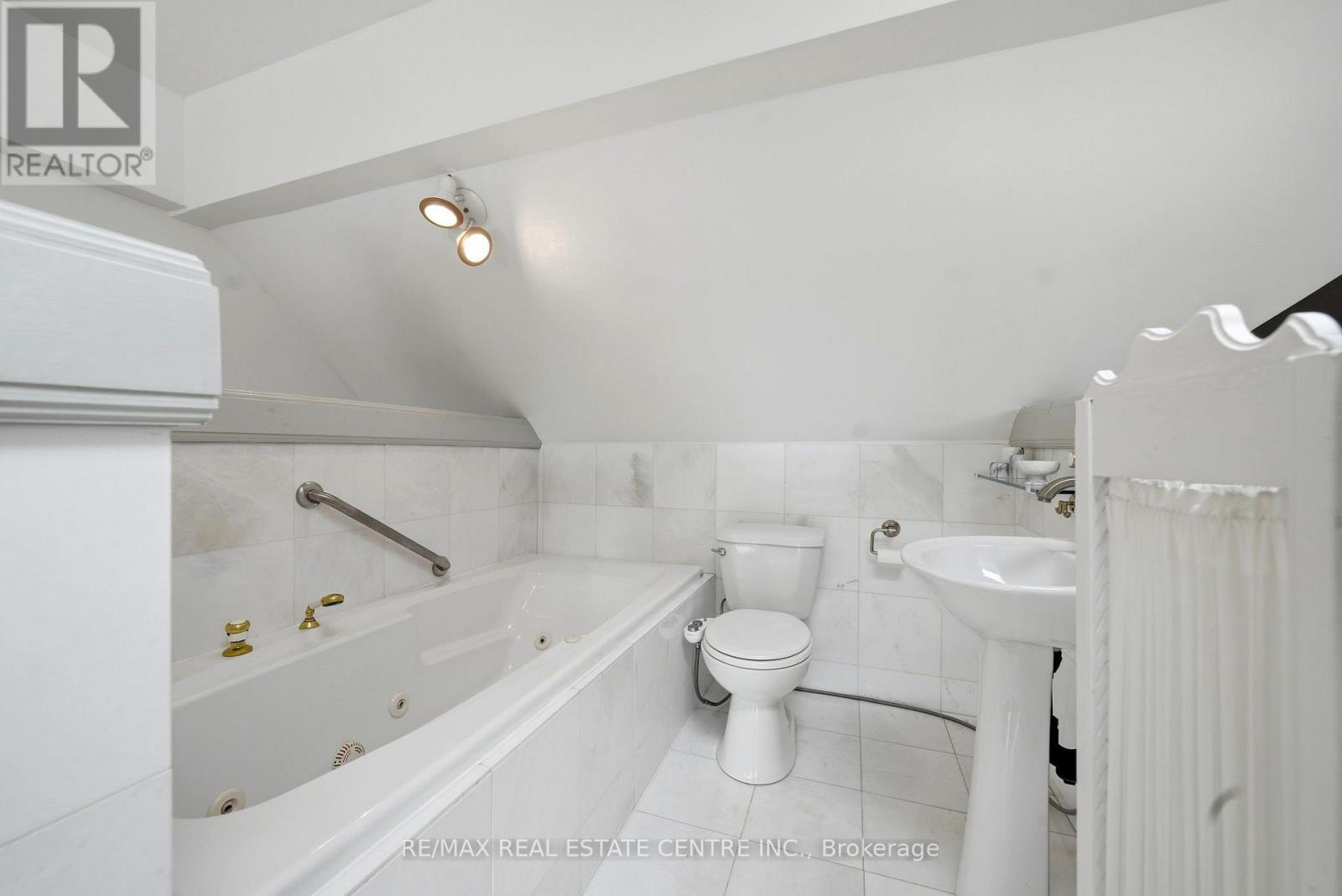 71 Lyall Avenue Property Photo 31