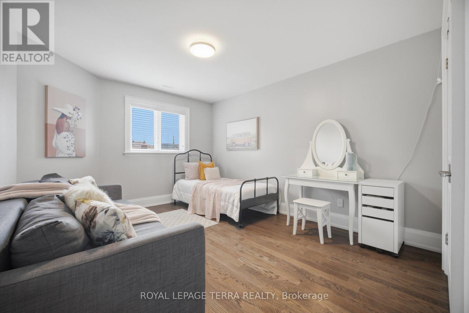 27 Minford Avenue Property Photo 31