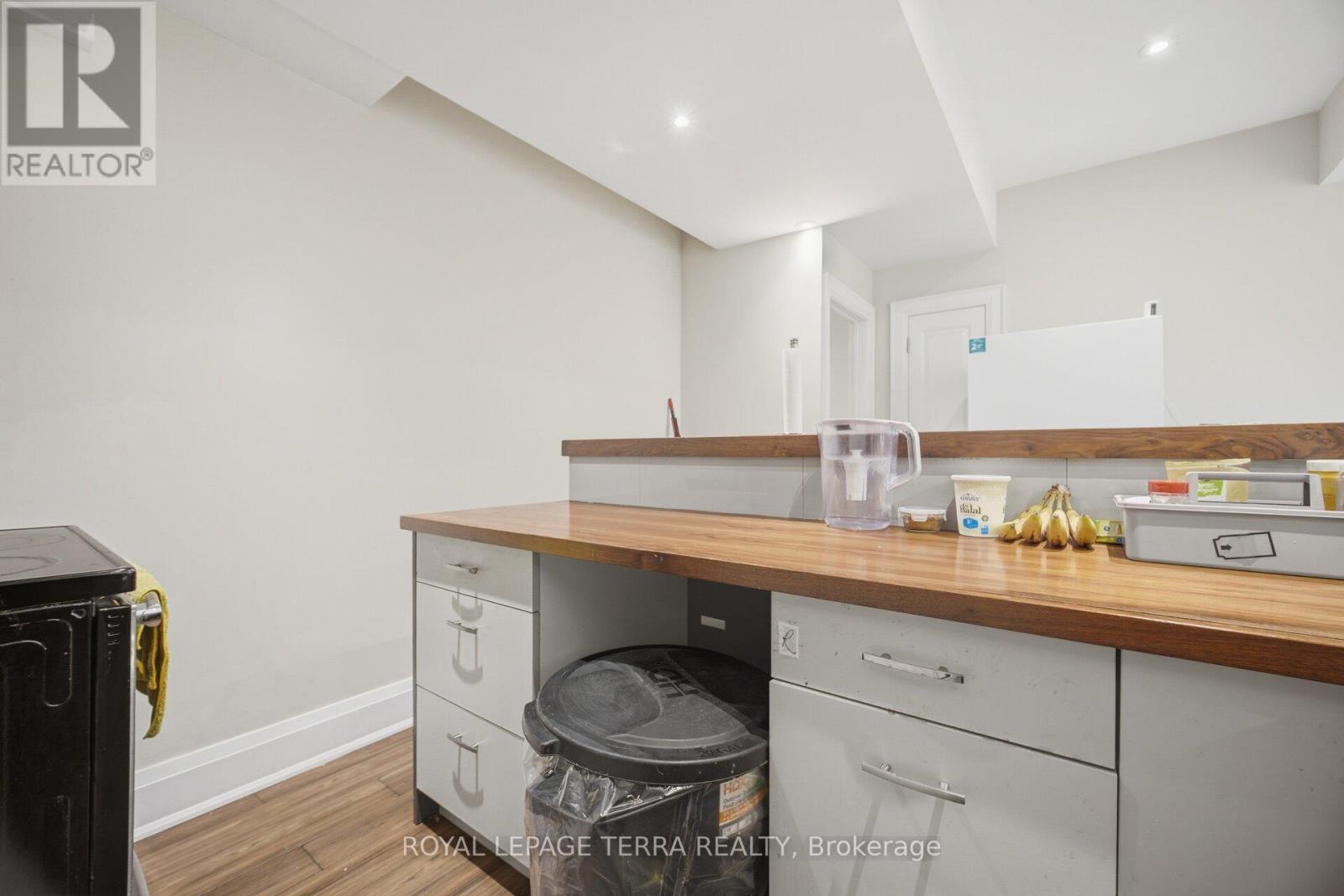 27 Minford Avenue Property Photo 37