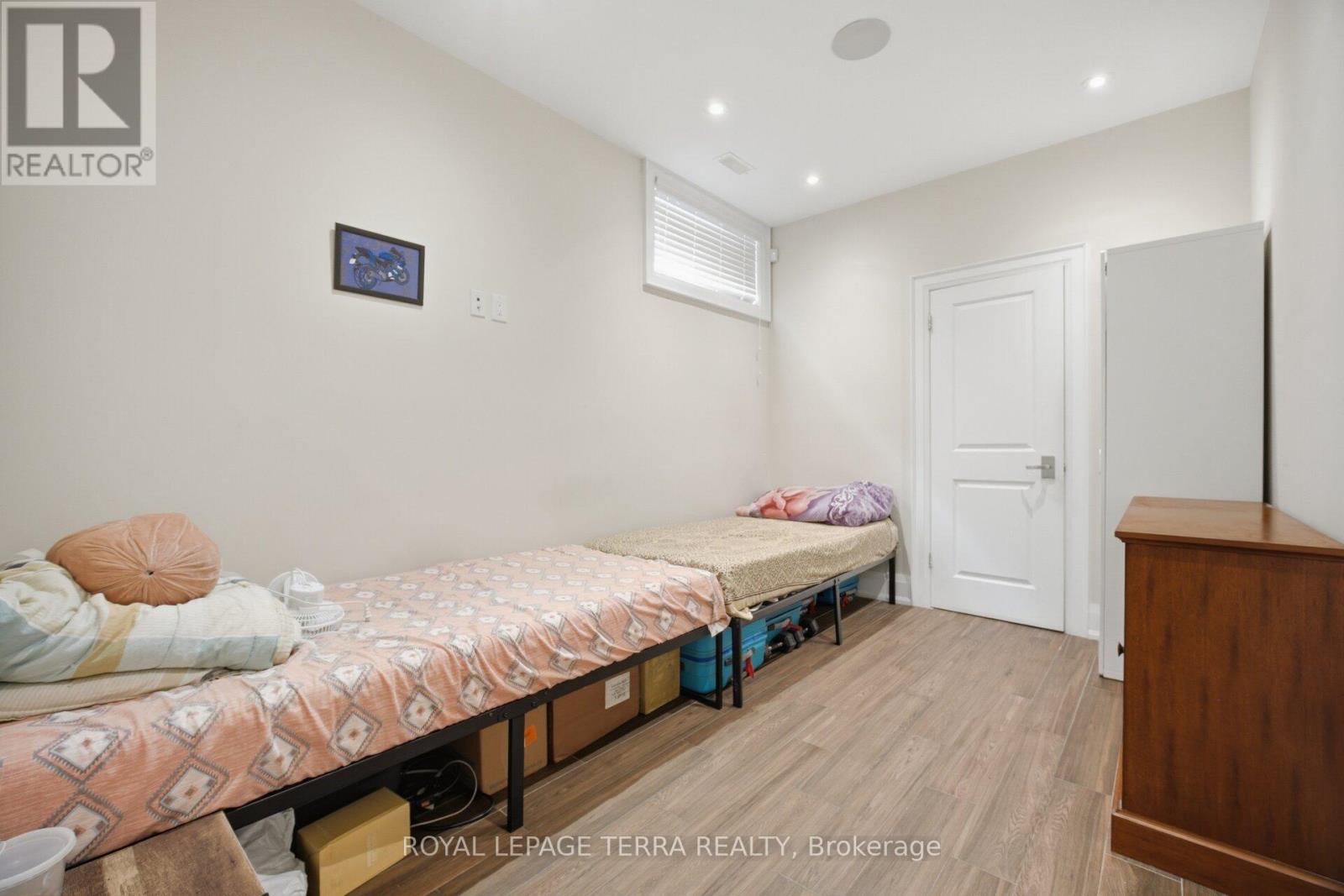 27 Minford Avenue Property Photo 43