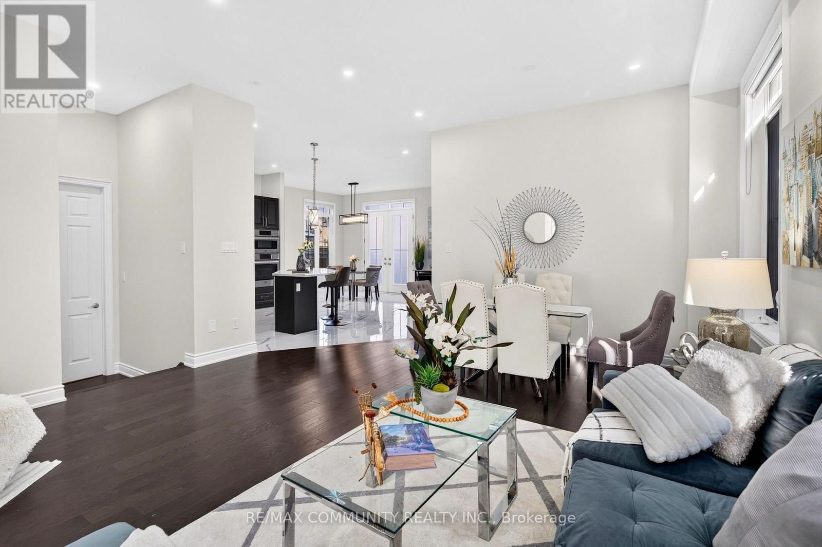 144 Auckland Drive Property Photo 11