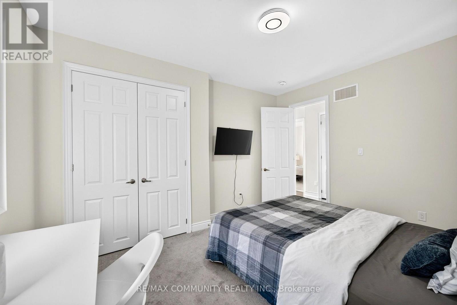 144 Auckland Drive Property Photo 39