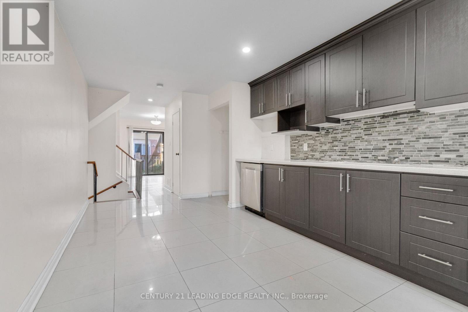 5 Kimbercroft Court Property Photo 4