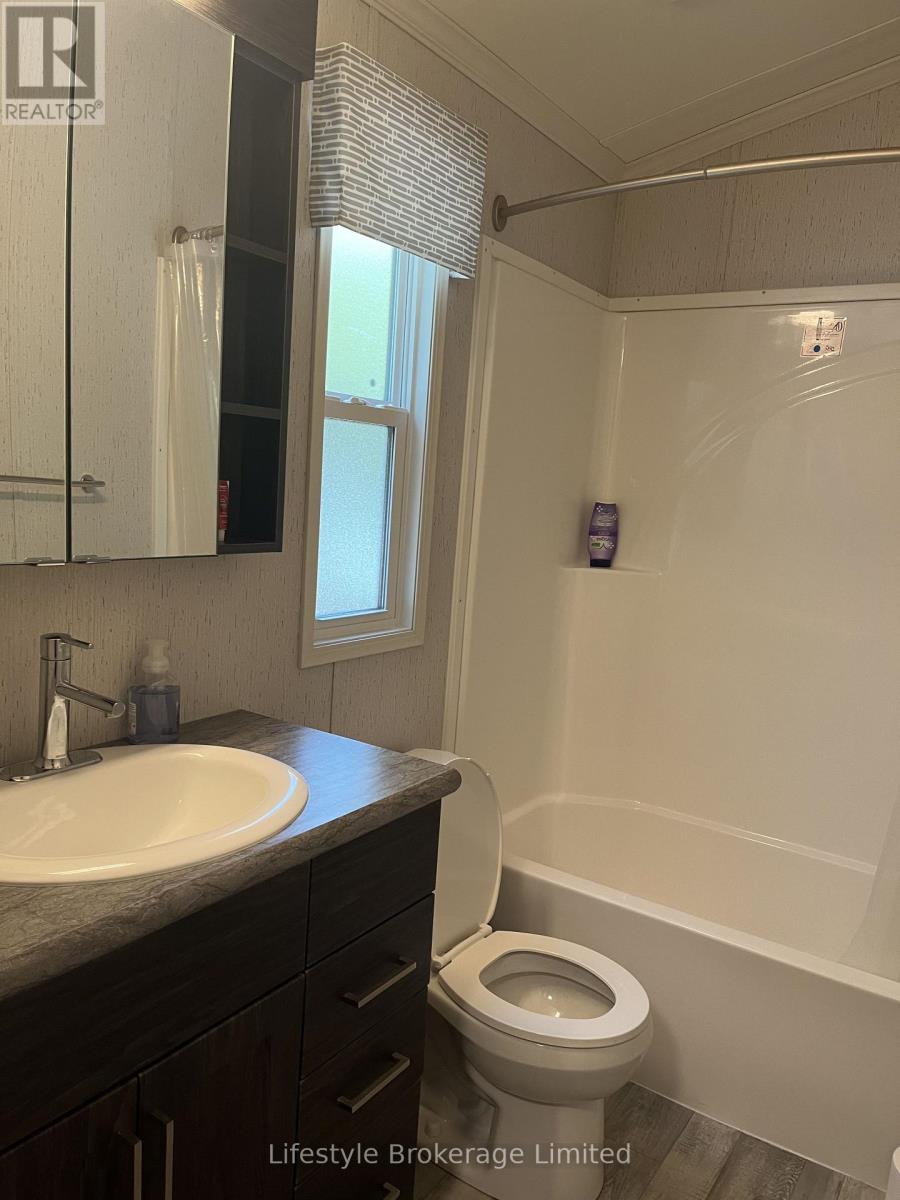 634 Blueberry Lane Property Photo 8