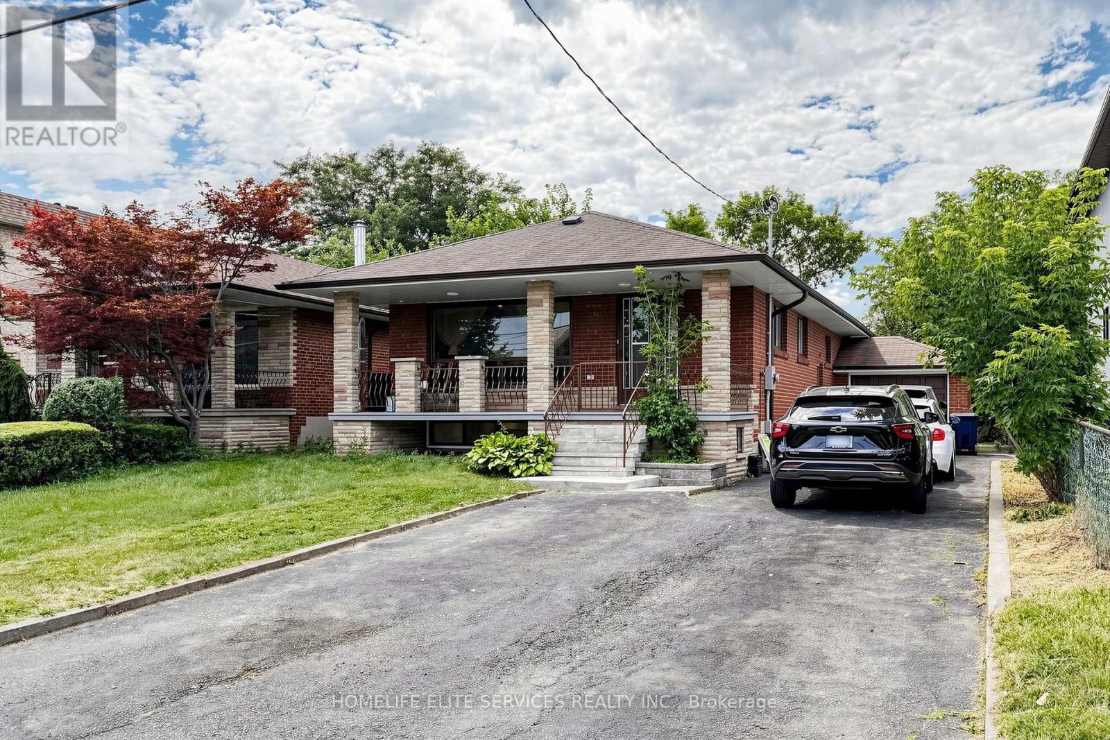 76 Gooderham Drive Property Photo 4