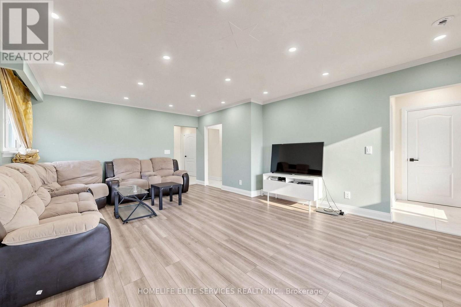 76 Gooderham Drive Property Photo 7
